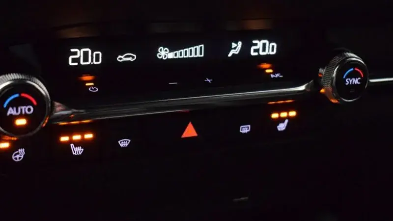 Airconditioning bediening van een Mazda