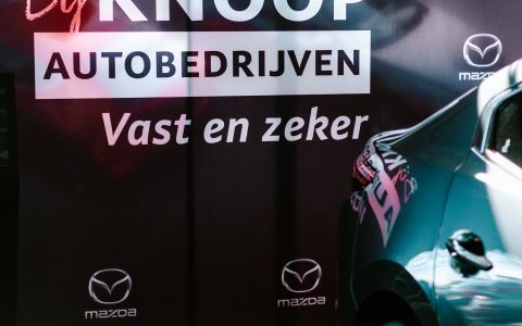 Showroom Autobedrijf Knoop
